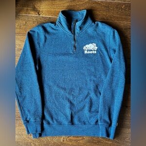 Roots brand 1/4 zip sweatshirt - size Medium